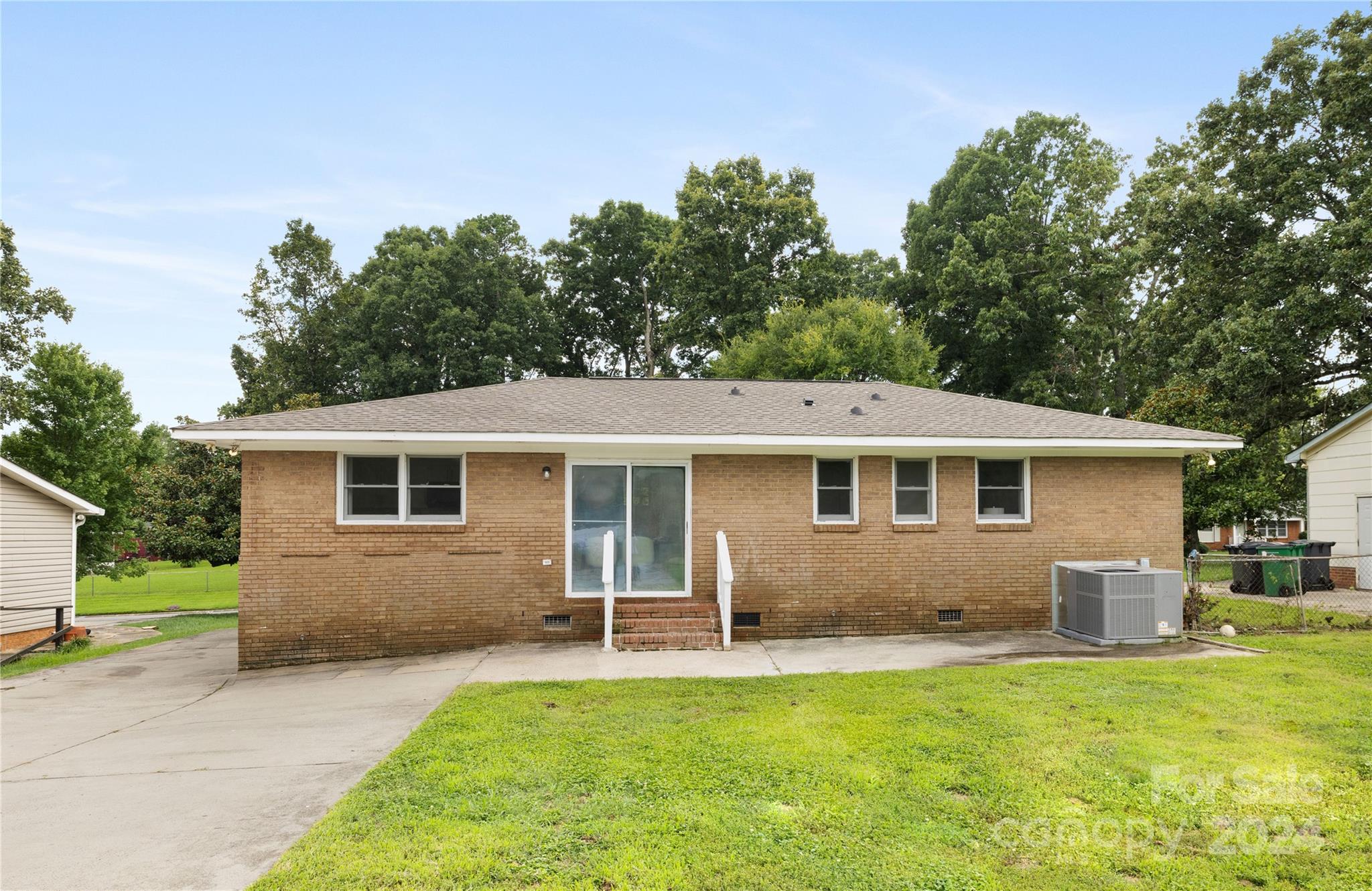 Virginia Manor - Residential