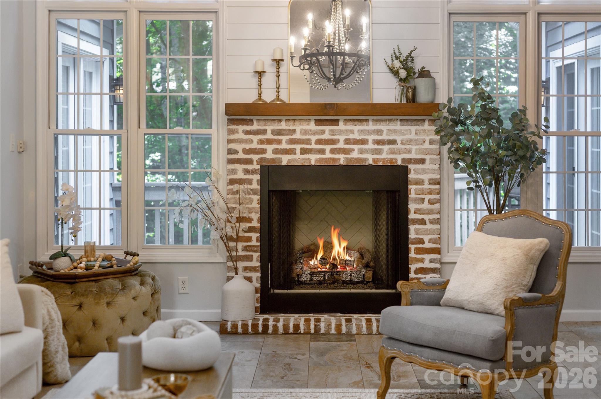 7 Oak Hollow Drive