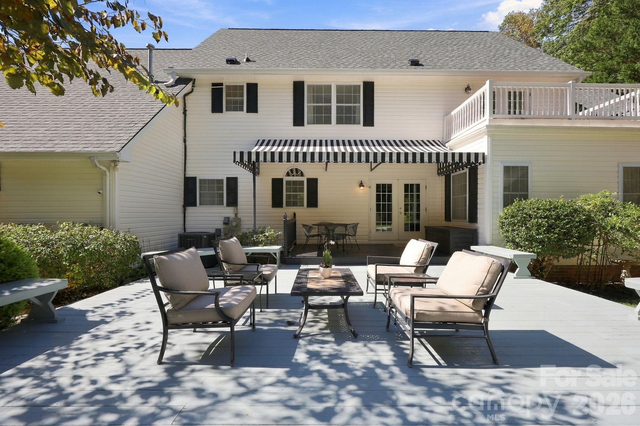 25 Jonathan Creek Drive