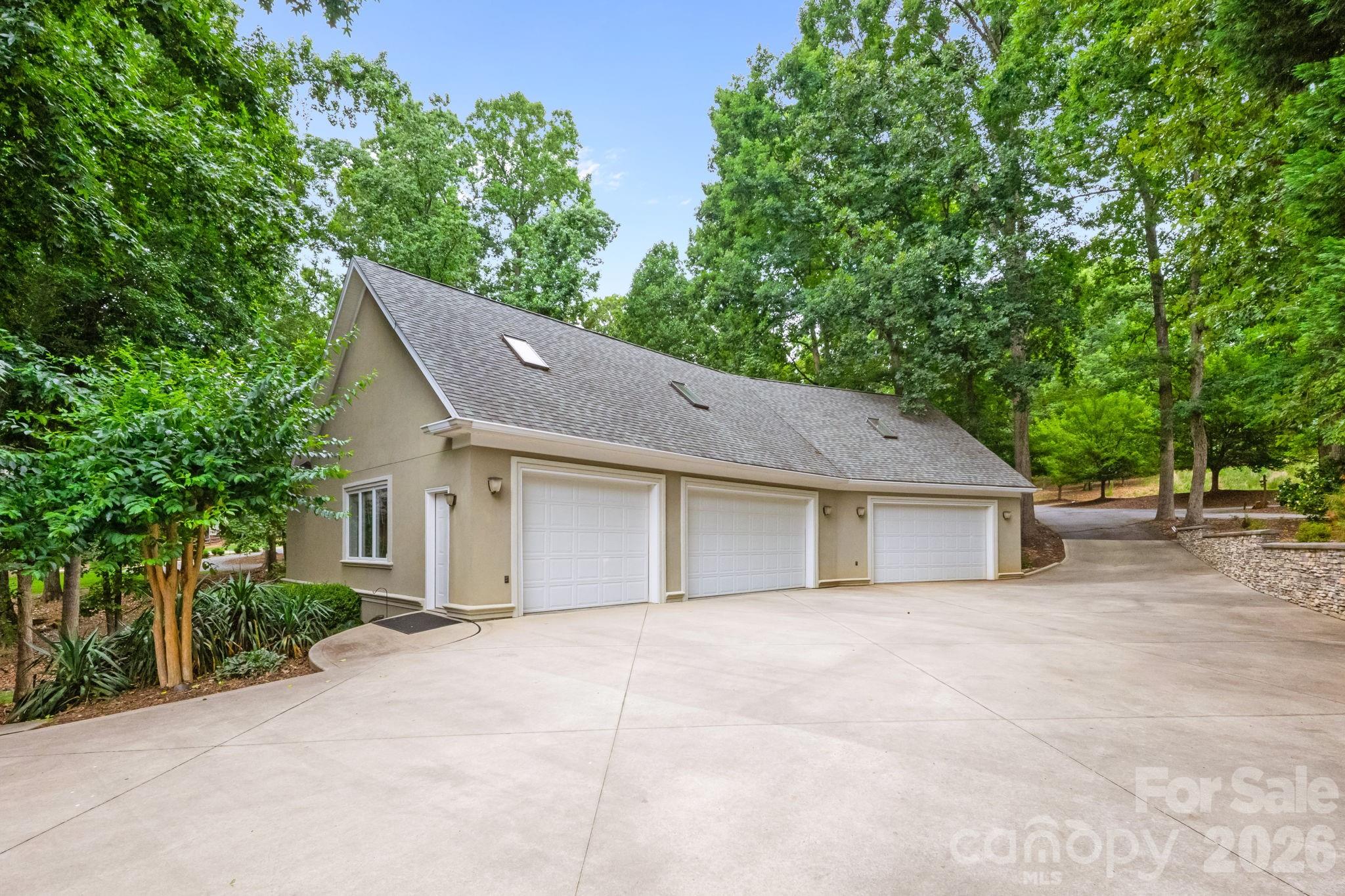 2161 Windy Oaks Drive