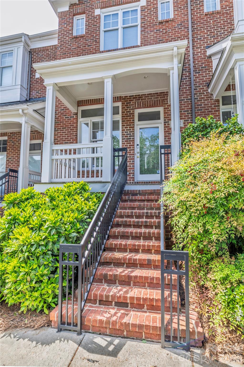 4912 S Hill View Drive