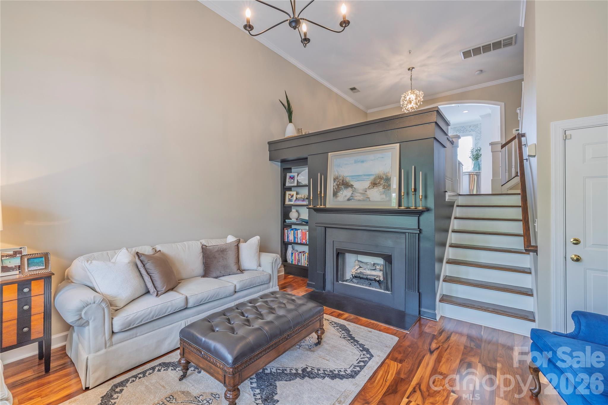 4912 S Hill View Drive