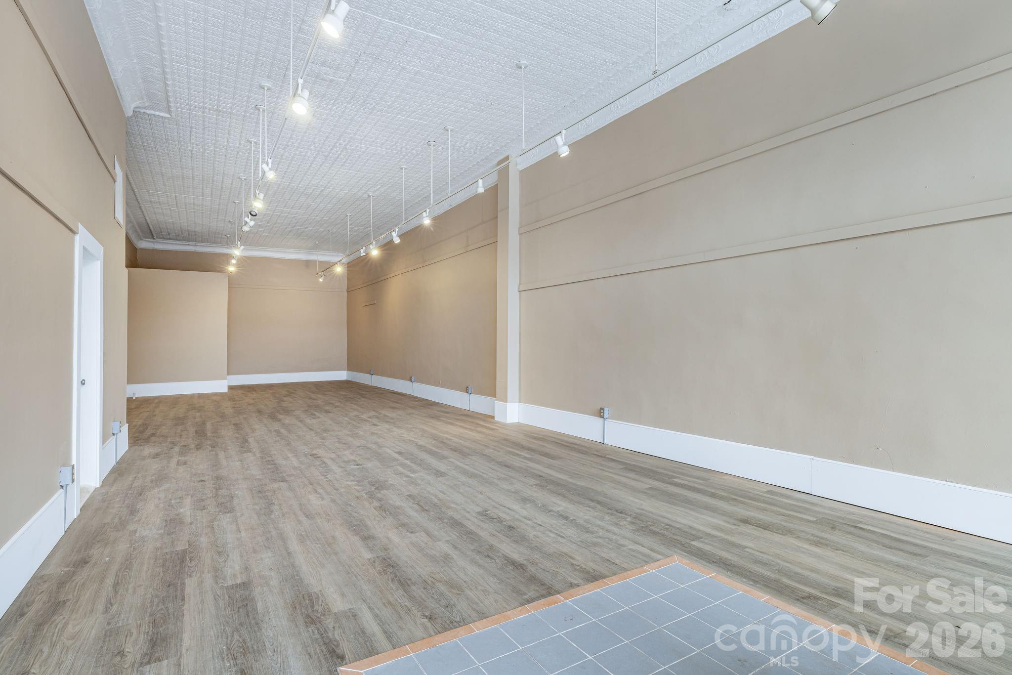 24 Andrews Avenue S 3