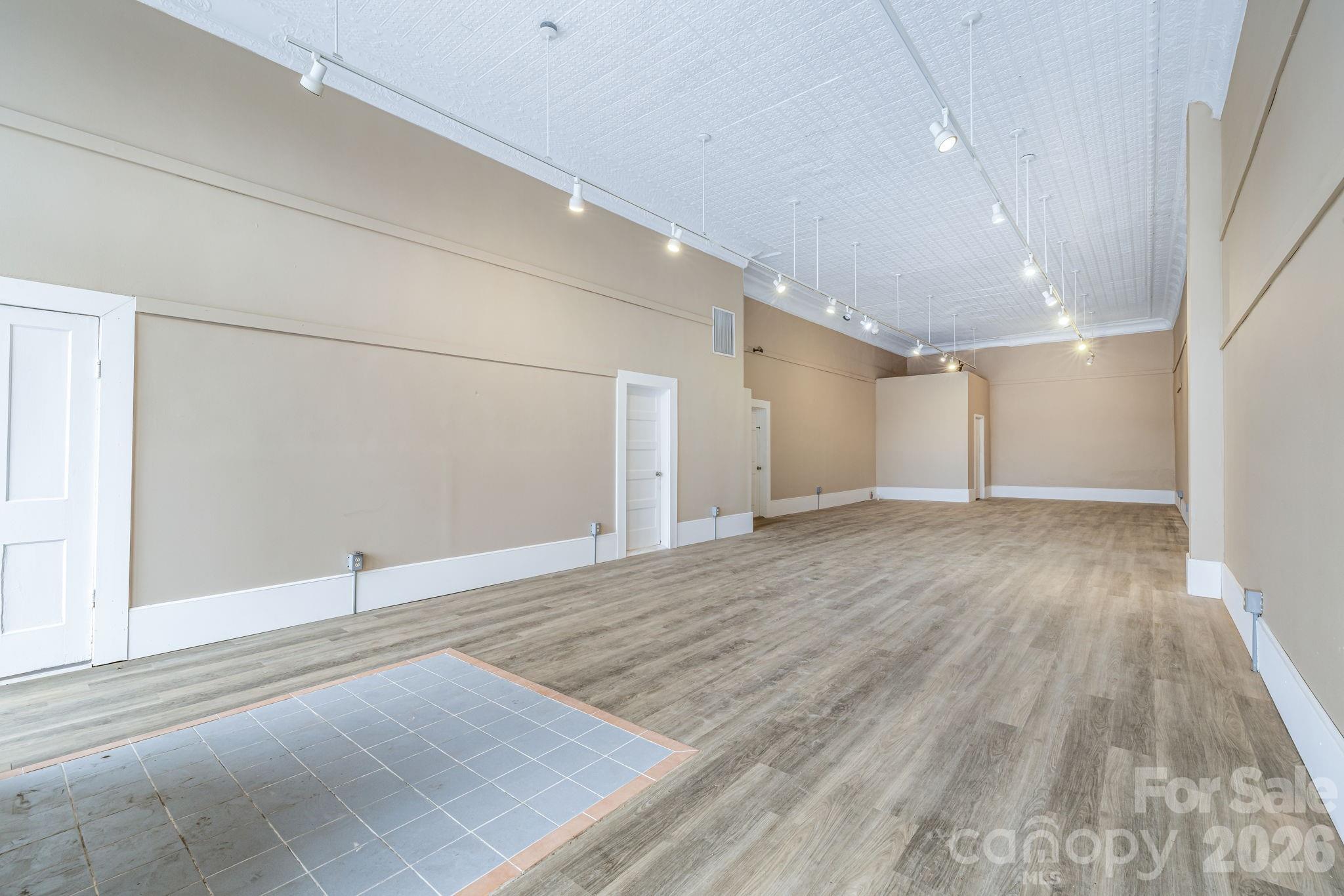 24 Andrews Avenue S 3