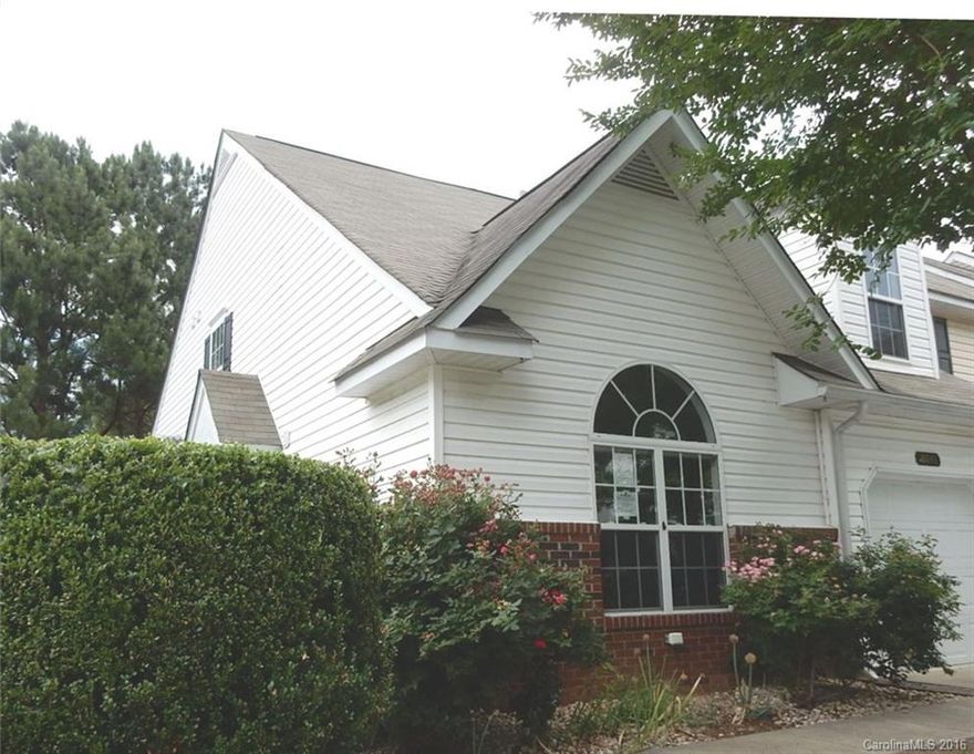 SELLER HAS ACCEPTED AN OFFER - COLLECTING SIGNATURES. VALUE FOR YOUR MONEY IN HOLLY RIDGE!  Great open layout townhome in a community with an awesome pool.  Features a spacious kitchen and bedrooms; appliances and gas fireplace. This plan features the master suite on the mail level. Easy excess to uptown Charlotte, etc.  Needs cosmetics.  Seller requires Caliber Pre-Qualification letter PRIOR to negotiation for any non-cash transaction. Please read Agent Remarks & communicate through EMAIL.