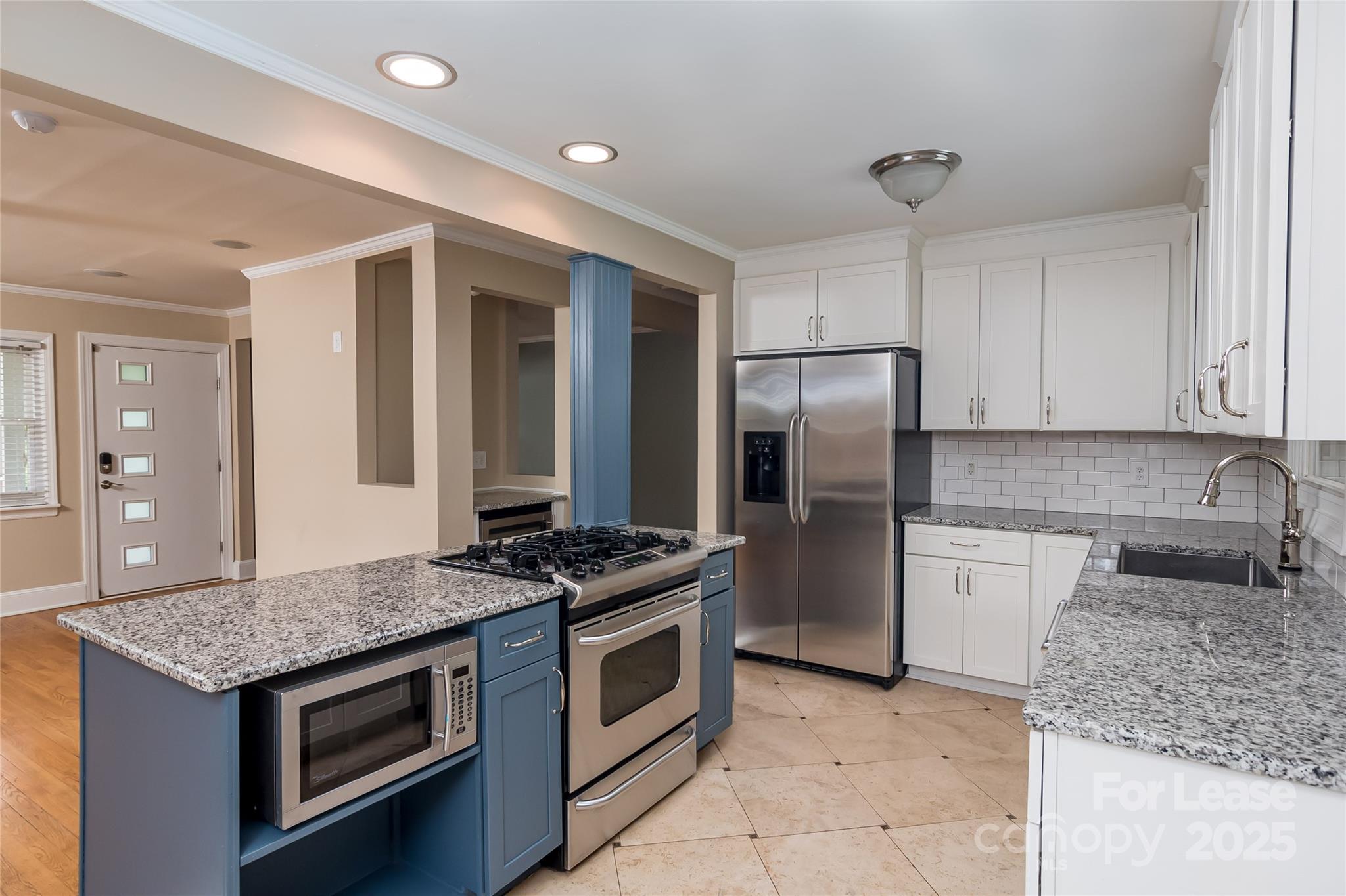 550 W Kingston Avenue