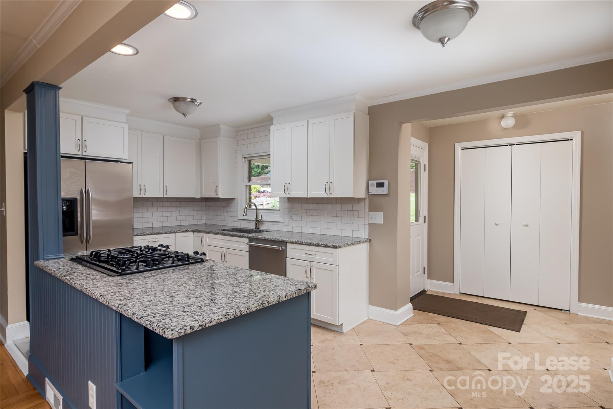 550 W Kingston Avenue