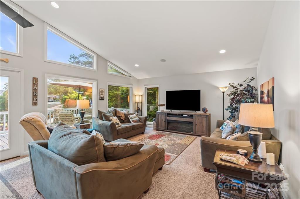 Dixie Shores - Residential