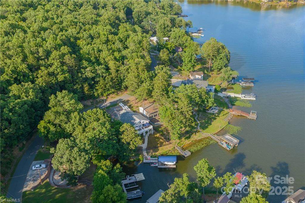 592 Shoreline Road