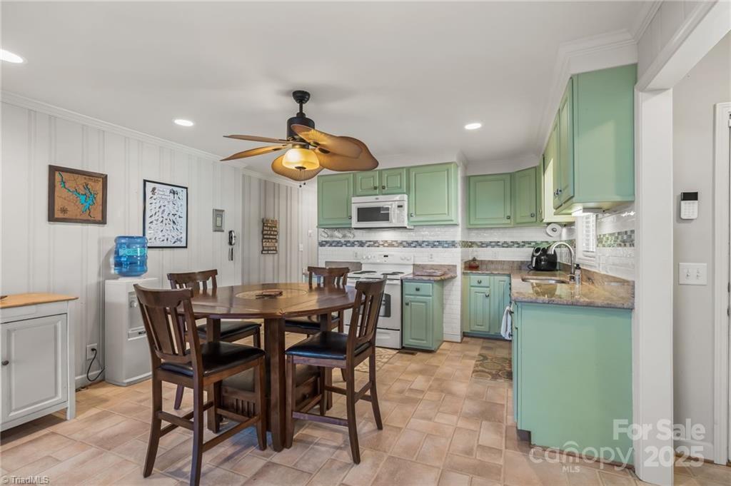 Dixie Shores - Residential