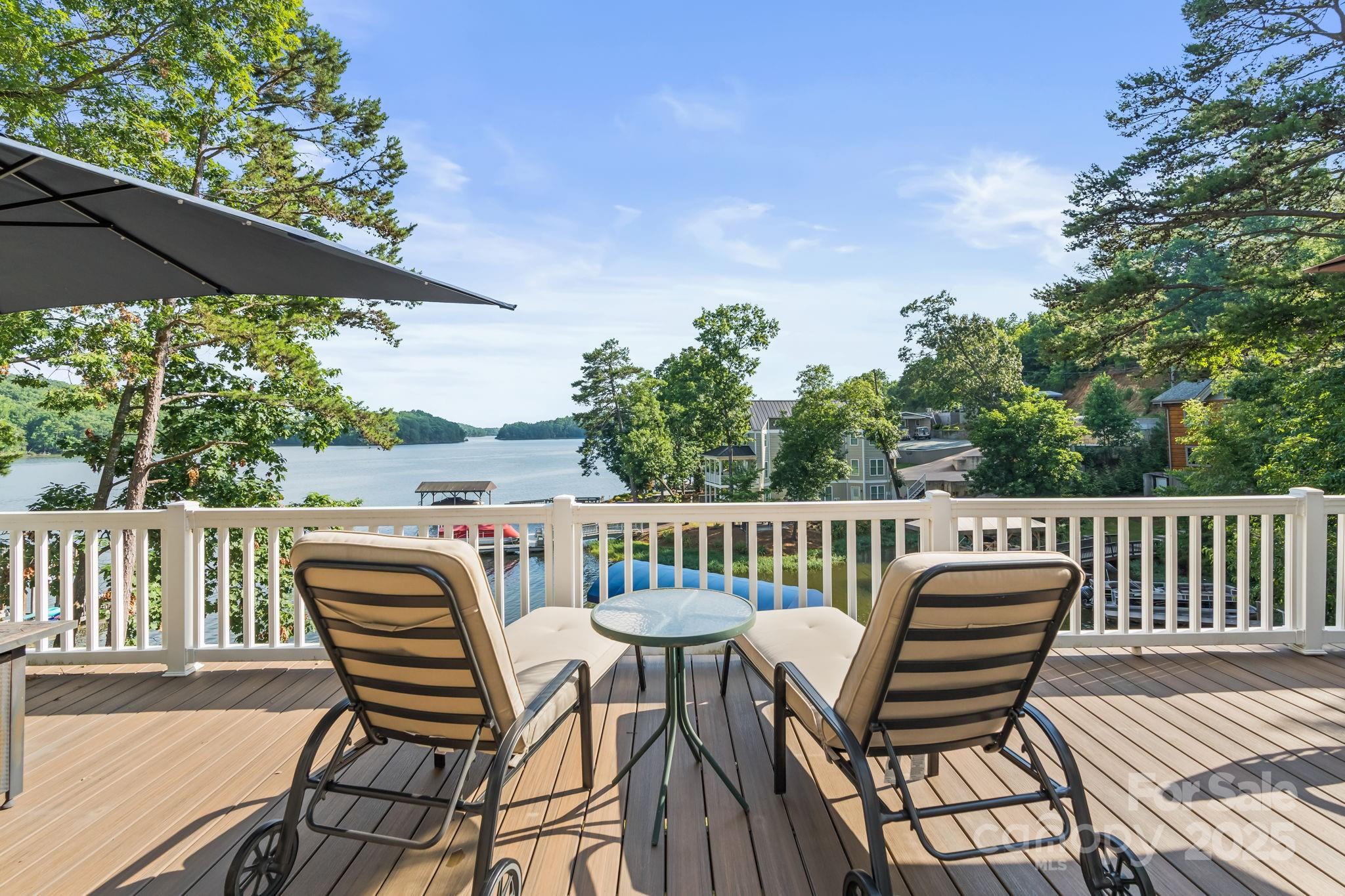 592 Shoreline Road