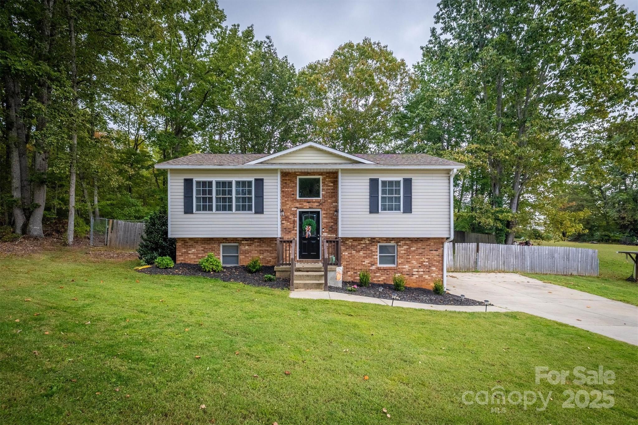 2338 Honeysuckle Place
