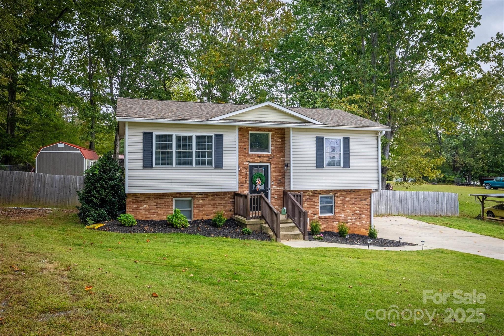 2338 Honeysuckle Place