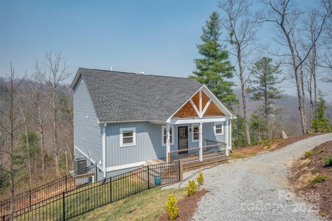 Photo of 823 Silverstone Drive, Hendersonville, NC 28792 (MLS # 4239654)