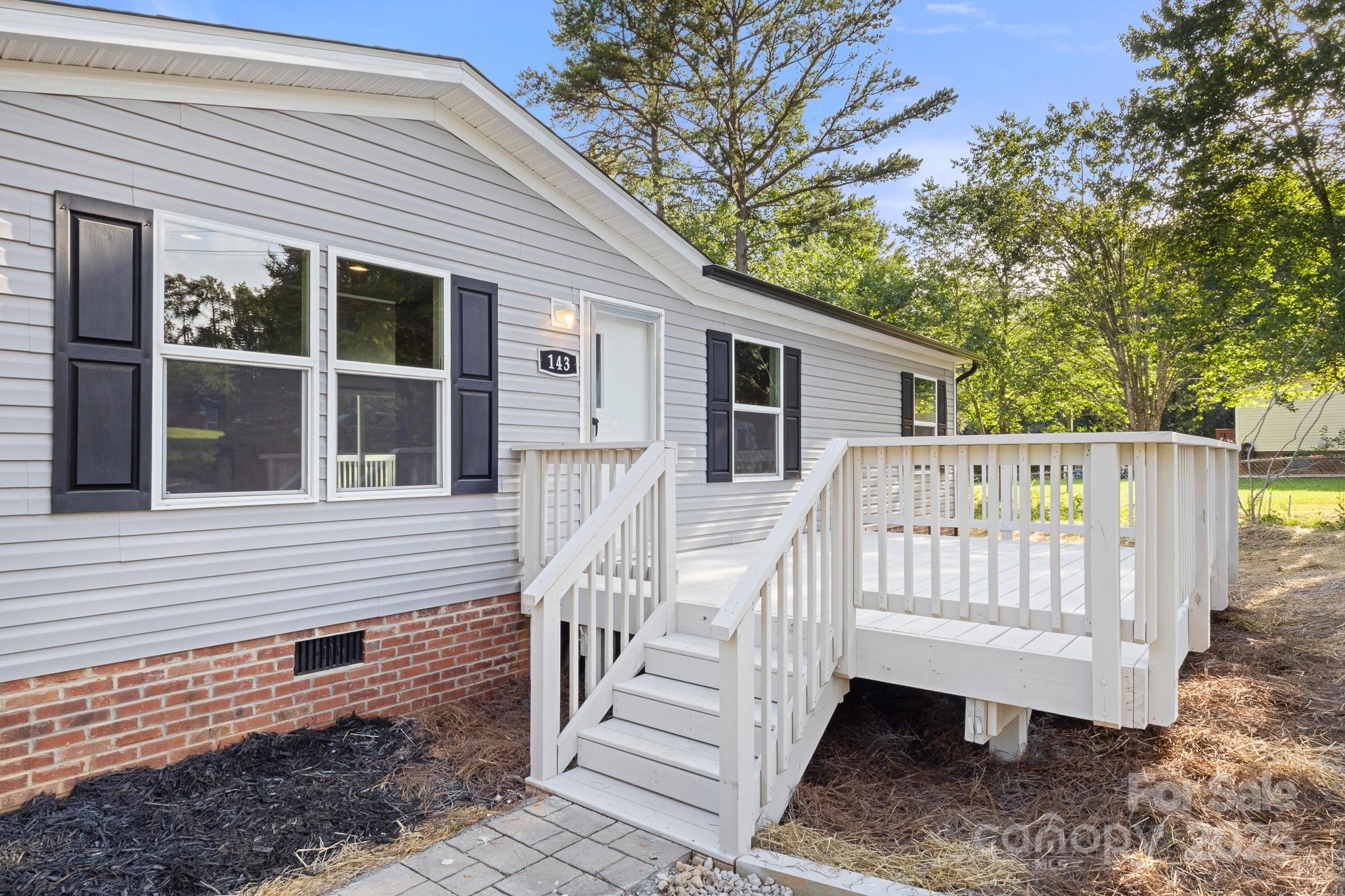 143 Lakewind Drive