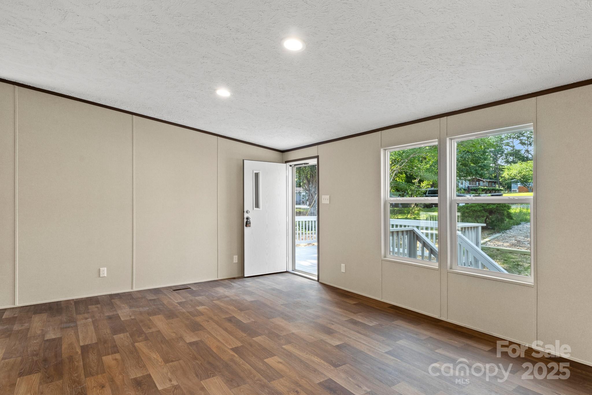 143 Lakewind Drive
