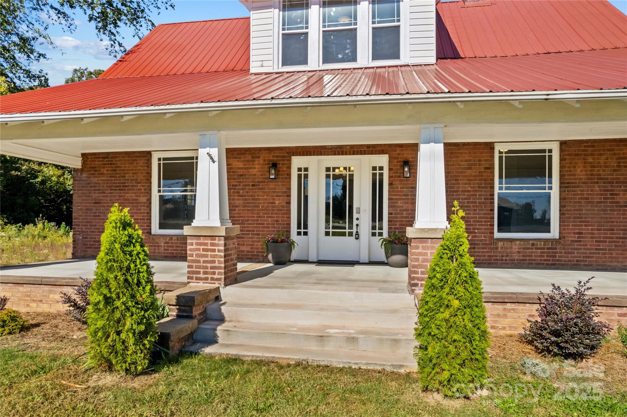 1675 N Main Street