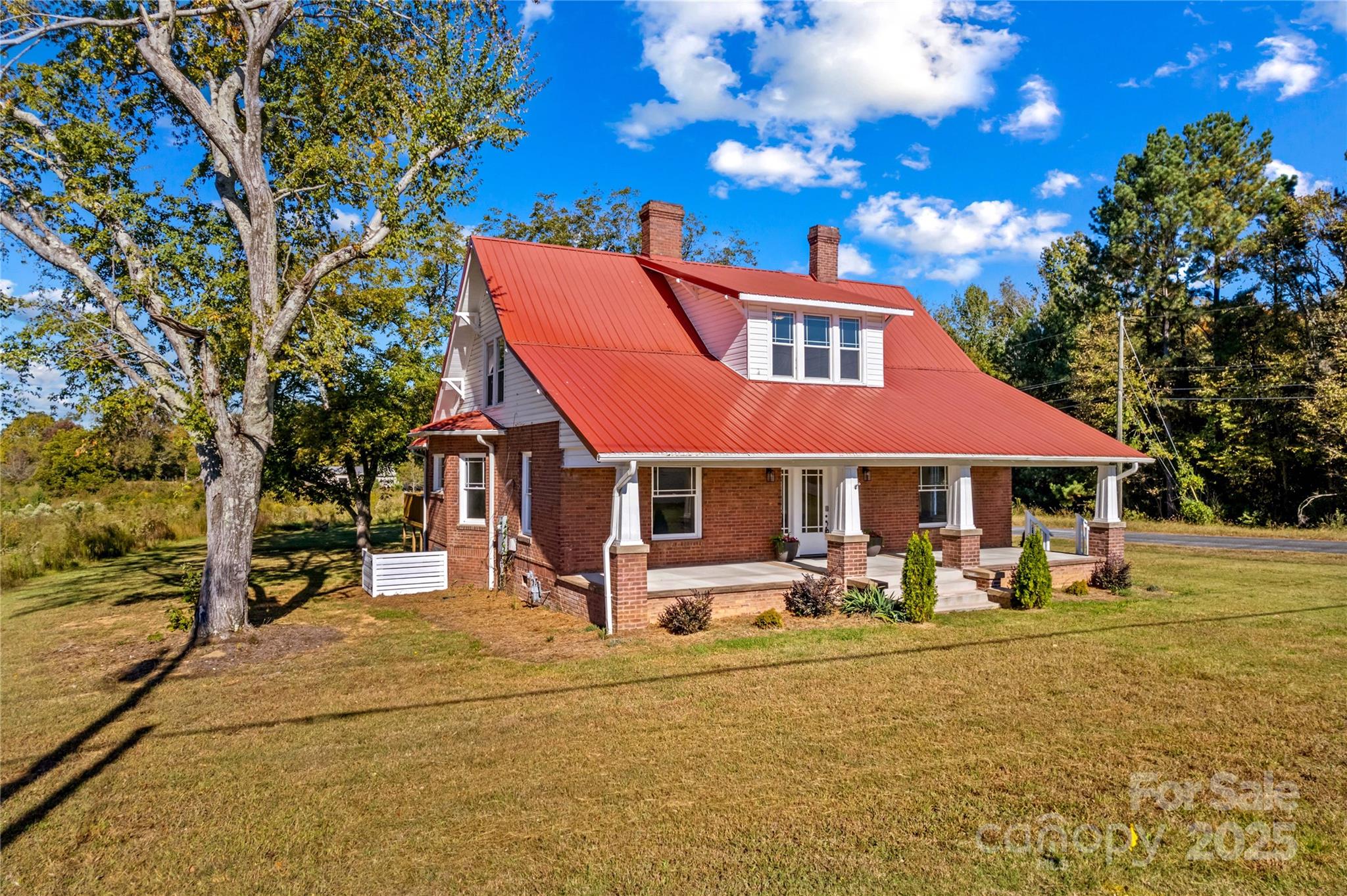 1675 N Main Street