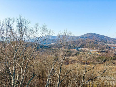 Photo of 92 Chimney Crest Drive, Asheville, NC 28806 (MLS # 4375016)