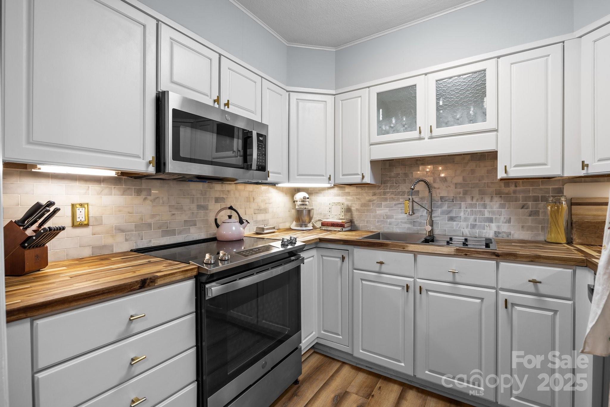 2503 Roswell Avenue 208