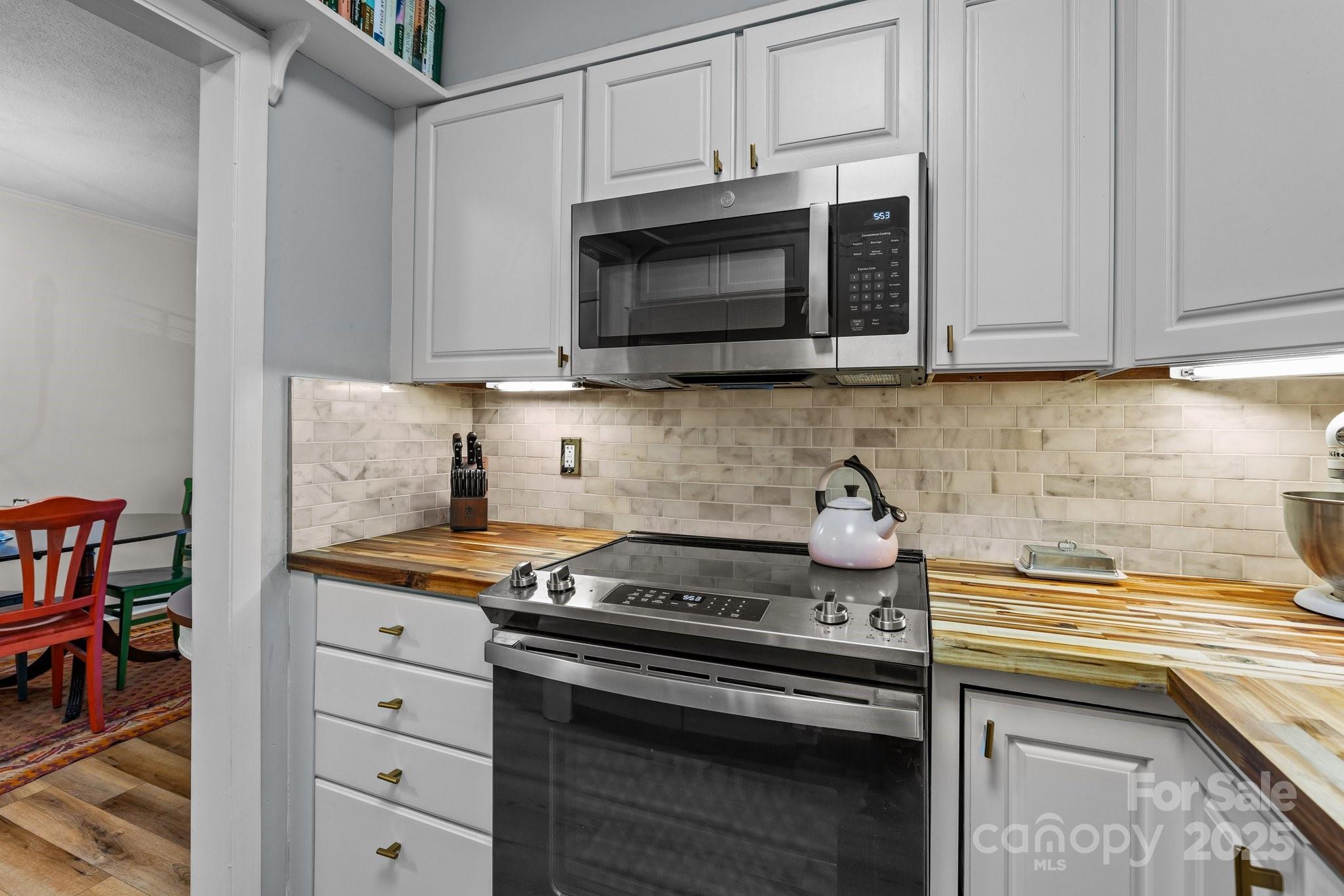2503 Roswell Avenue 208