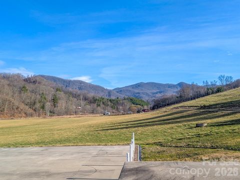 124 Shootout Lane Burnsville NC 28714