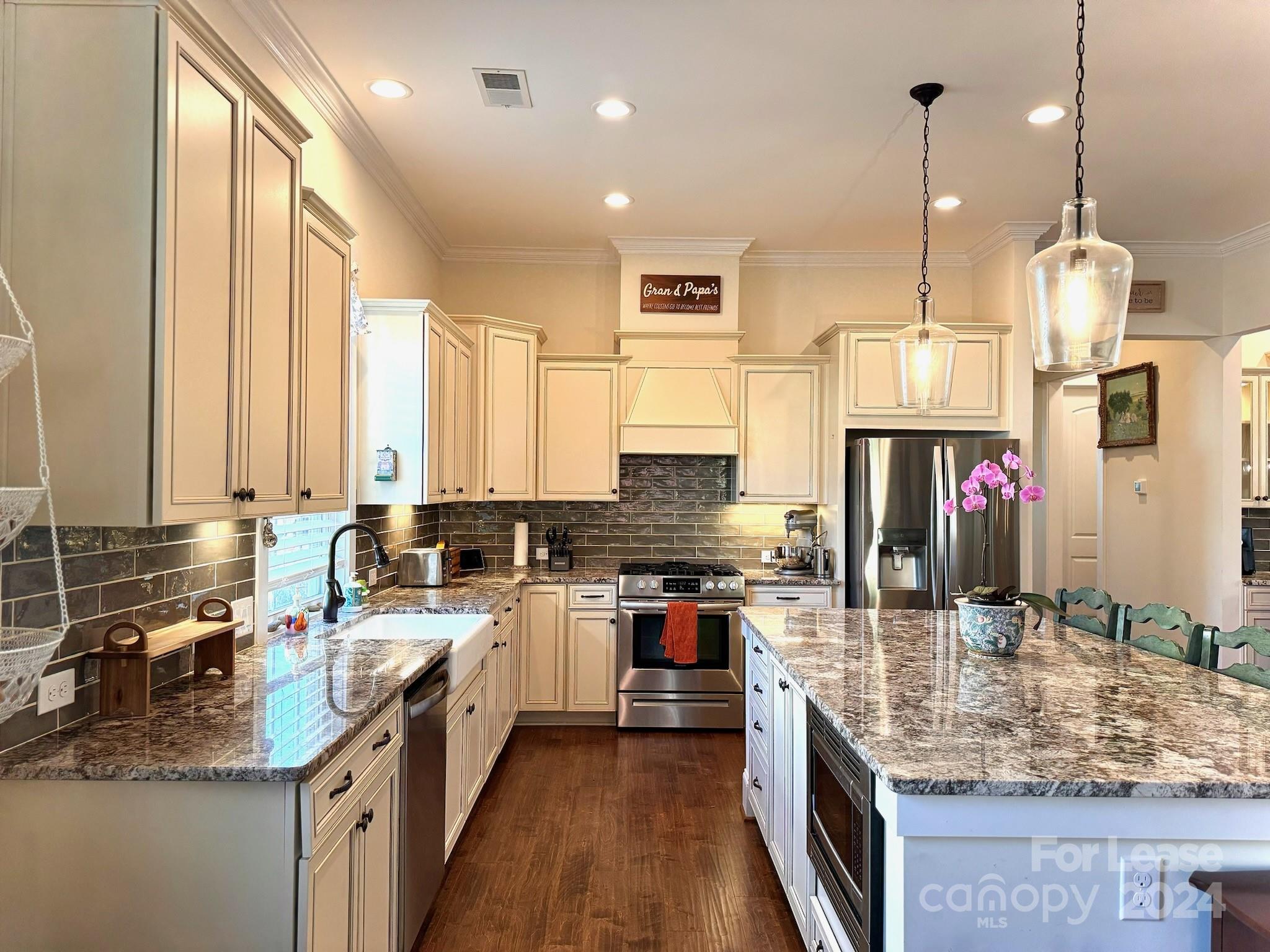 Riverwalk - Residential Lease