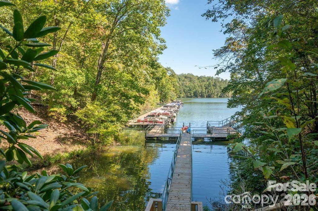 26 Mountain Parkway 26