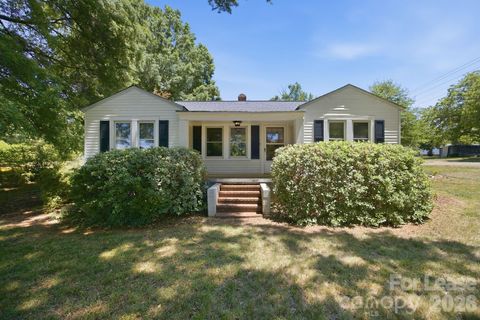 Photo of 1965 Mecklenburg Highway, Mooresville, NC 28115 (MLS # 4374873)