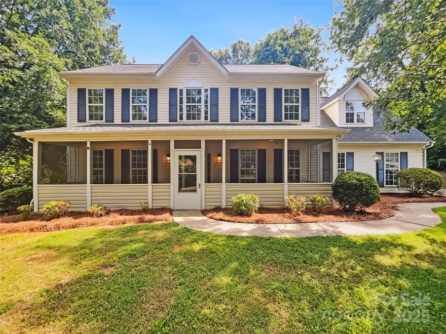 Seller may consider buyer concessions if made in an offer. Check out this stunner! This home has Fresh Interior Paint, Partial flooring replacement in some areas. A fireplace and a soft neutral color palette create a solid blank canvas for the living area. Step into the kitchen, complete with an eye catching stylish backsplash.Take advantage of the extended counter space in the primary bathroom complete with double sinks and under sink storage. Take it easy in the fenced in back yard. The covered sitting area makes it great for BBQs! Like what you hear? Come see it for yourself!
. 100-Day Home Warranty coverage available at closing