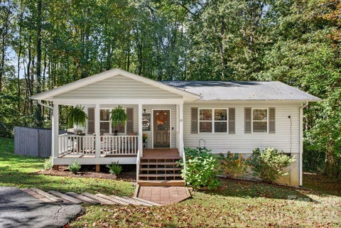 Photo of 20 McTindal Circle, Asheville, NC 28803 (MLS # 4433366)