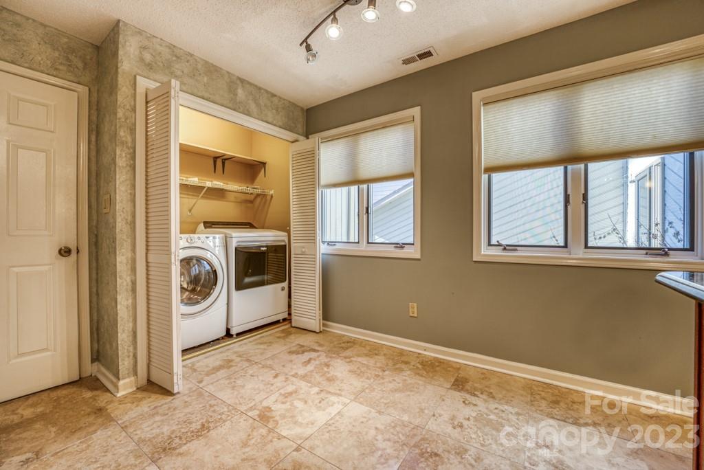 Deerwood - Residential