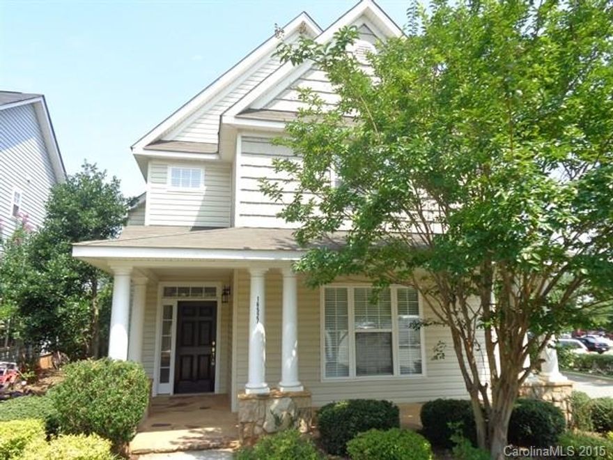 This 1,770 sq. ft. 2 story home has 3 bedrooms and 2.5 bathrooms. It features an vaulted ceilings and both tile floors and hard wood floors. The kitchen has granite counters and lots of cabinetry. The master bath has dual sinks, a jetted tub and separate shower. Enjoy entertaining indoors near the cozy fireplace. This home is move in ready!