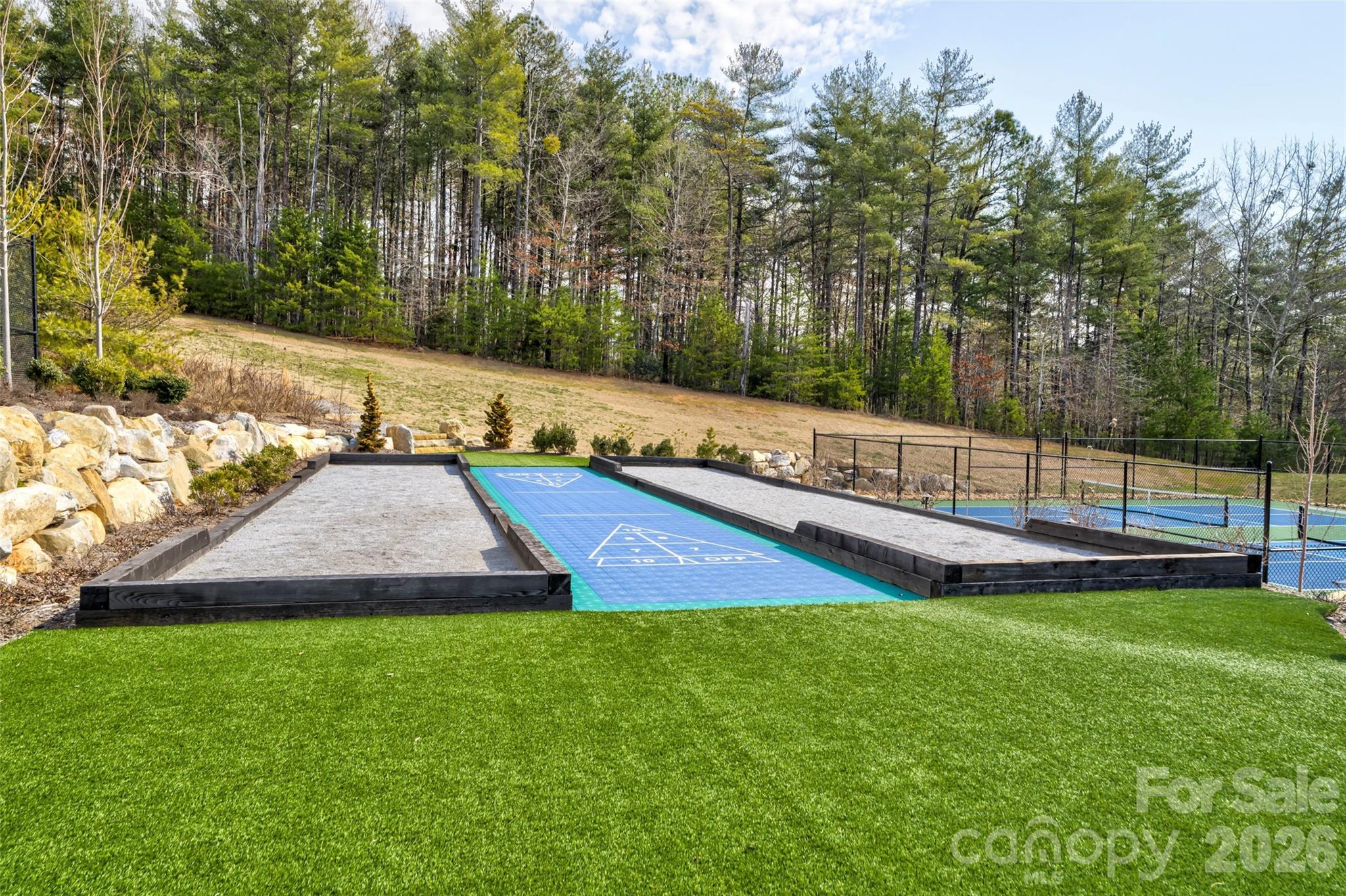 Old Wildlife Club - Land