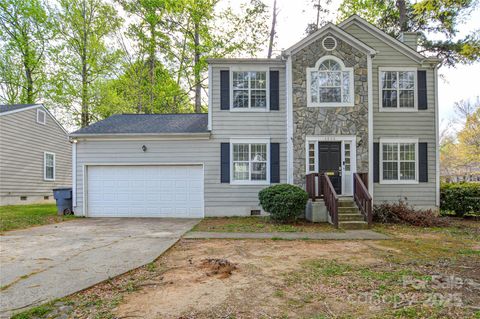 Photo of 6020 Running Deer Road, Charlotte, NC 28214 (MLS # 4242567) Photo of 6020 Running Deer Road, Charlotte, NC 28214 (MLS # 4242567)