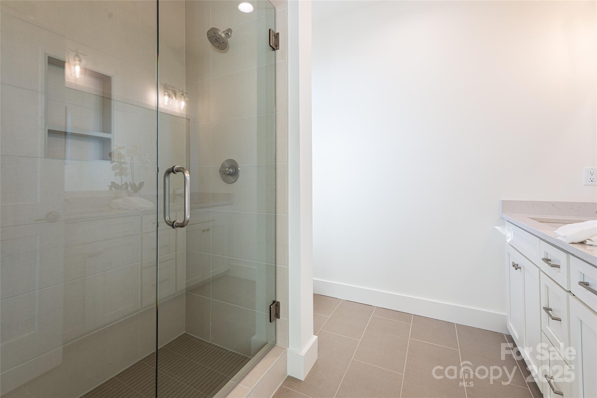 Reynolds Mountain Villas - Residential