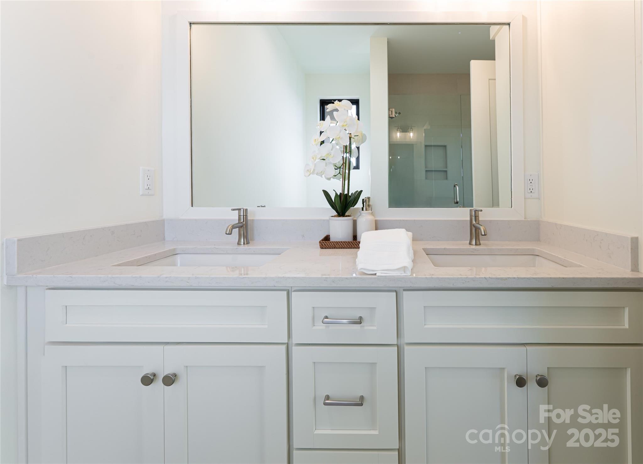 Reynolds Mountain Villas - Residential