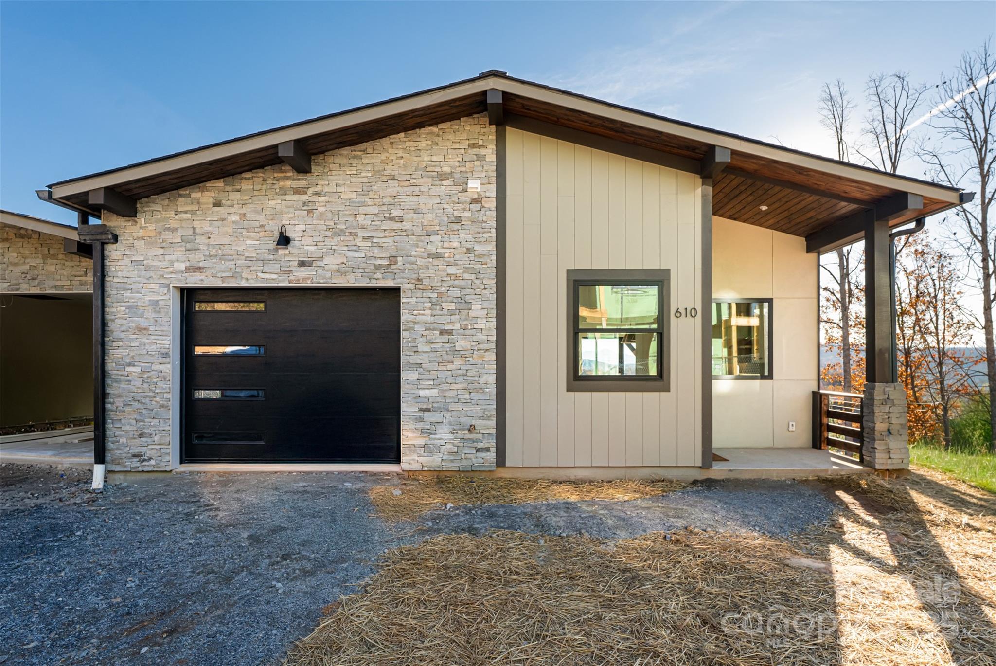 Reynolds Mountain Villas - Residential