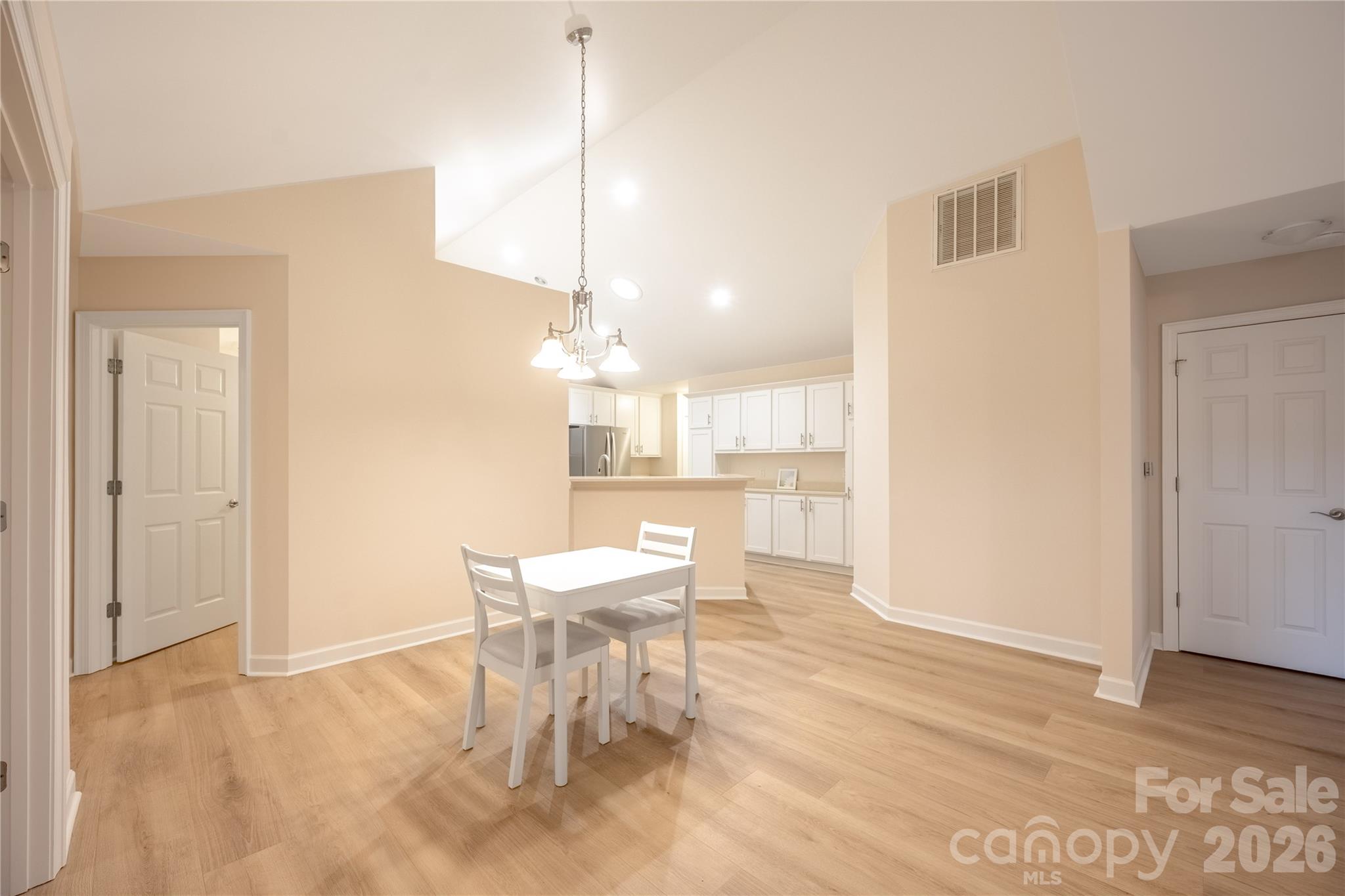 Ridge Road Villa - Residential