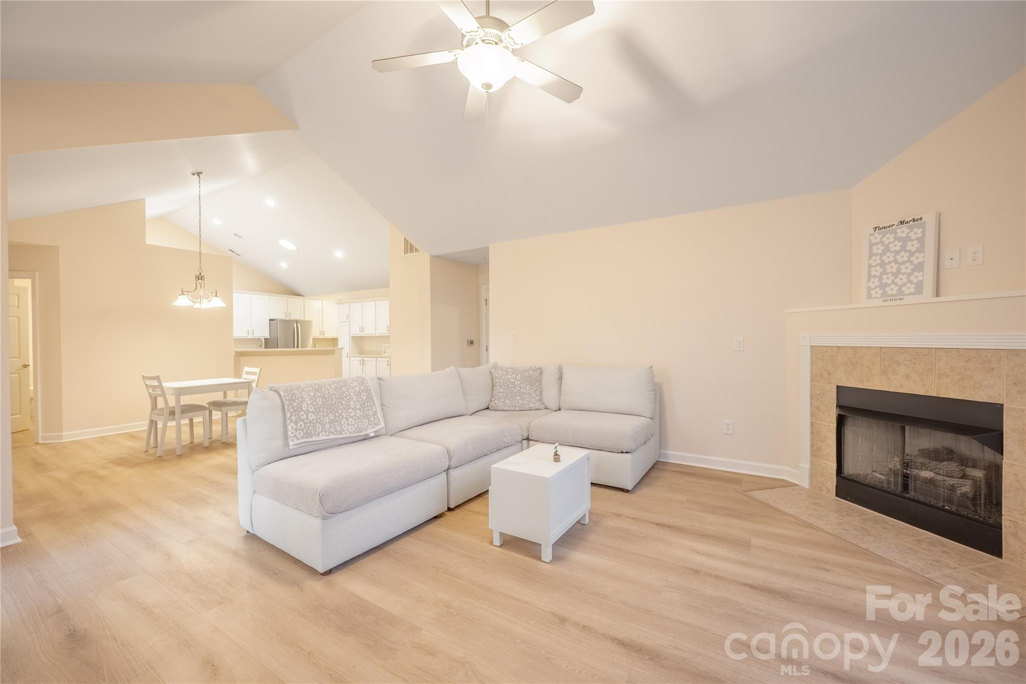 Ridge Road Villa - Residential