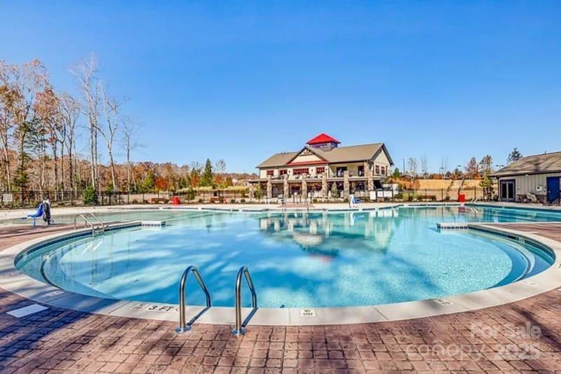 Tree Tops - Residential