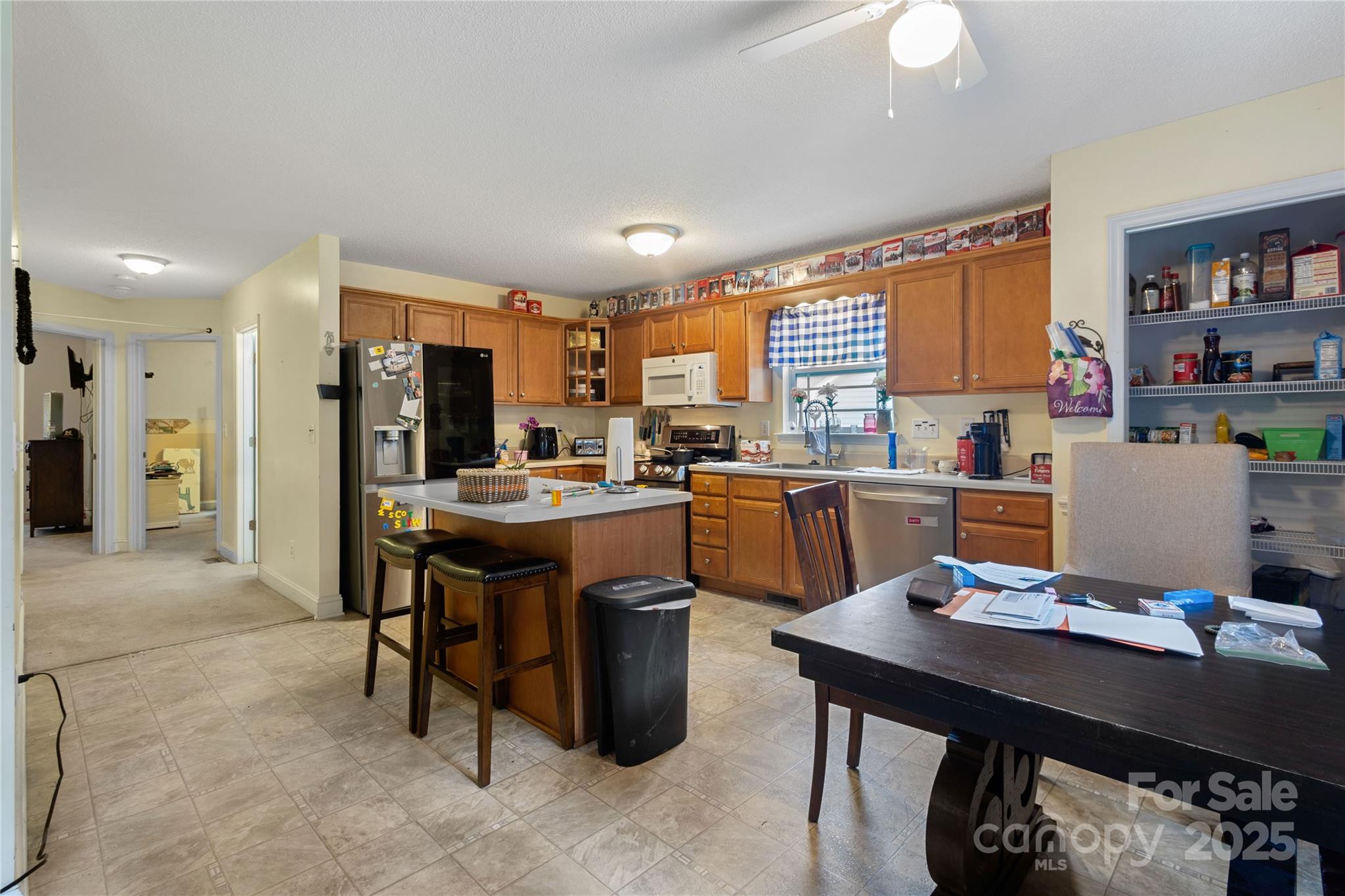 1198 E Middleton Drive