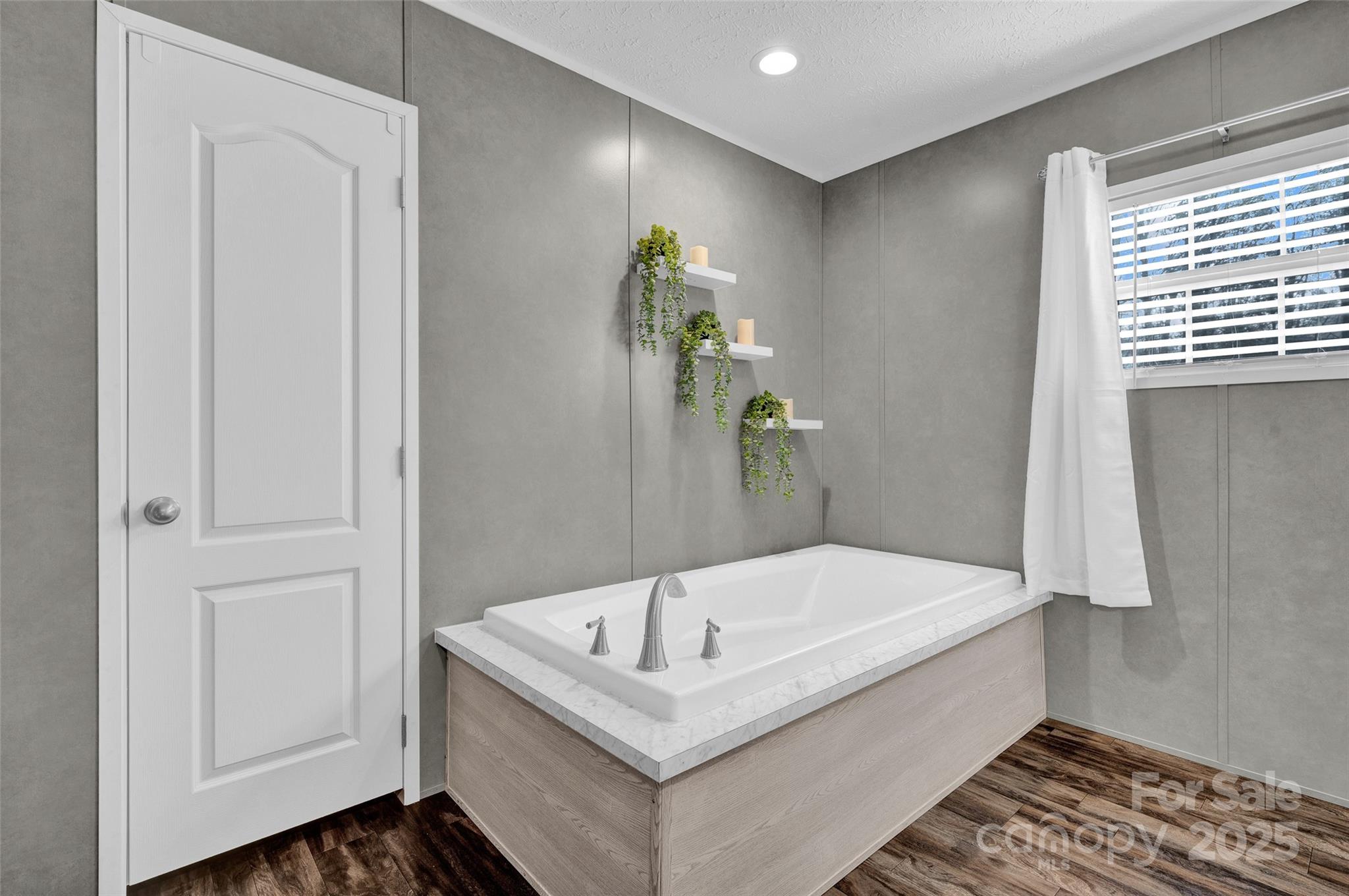 Windward Pointe - Residential