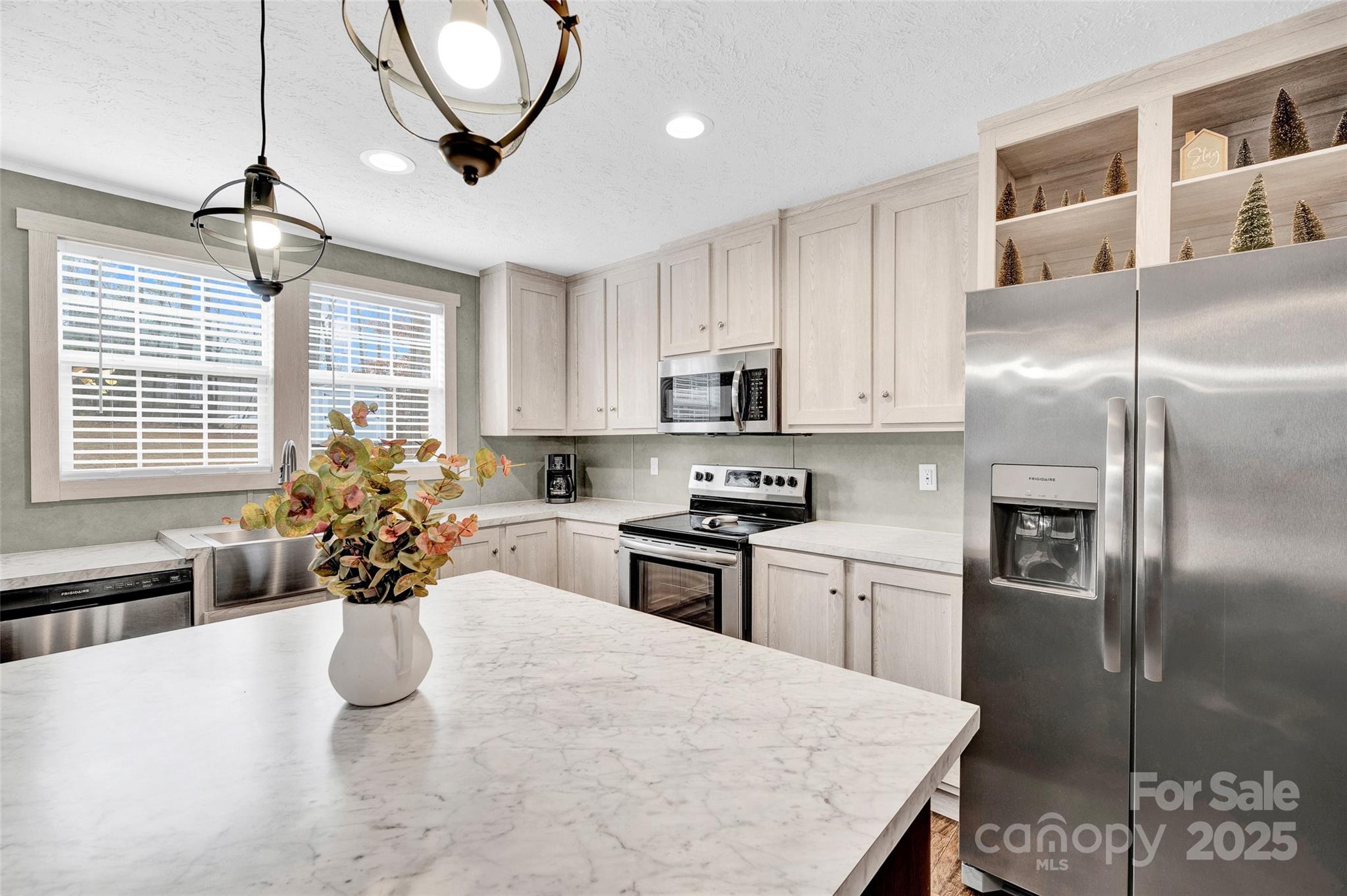 Windward Pointe - Residential