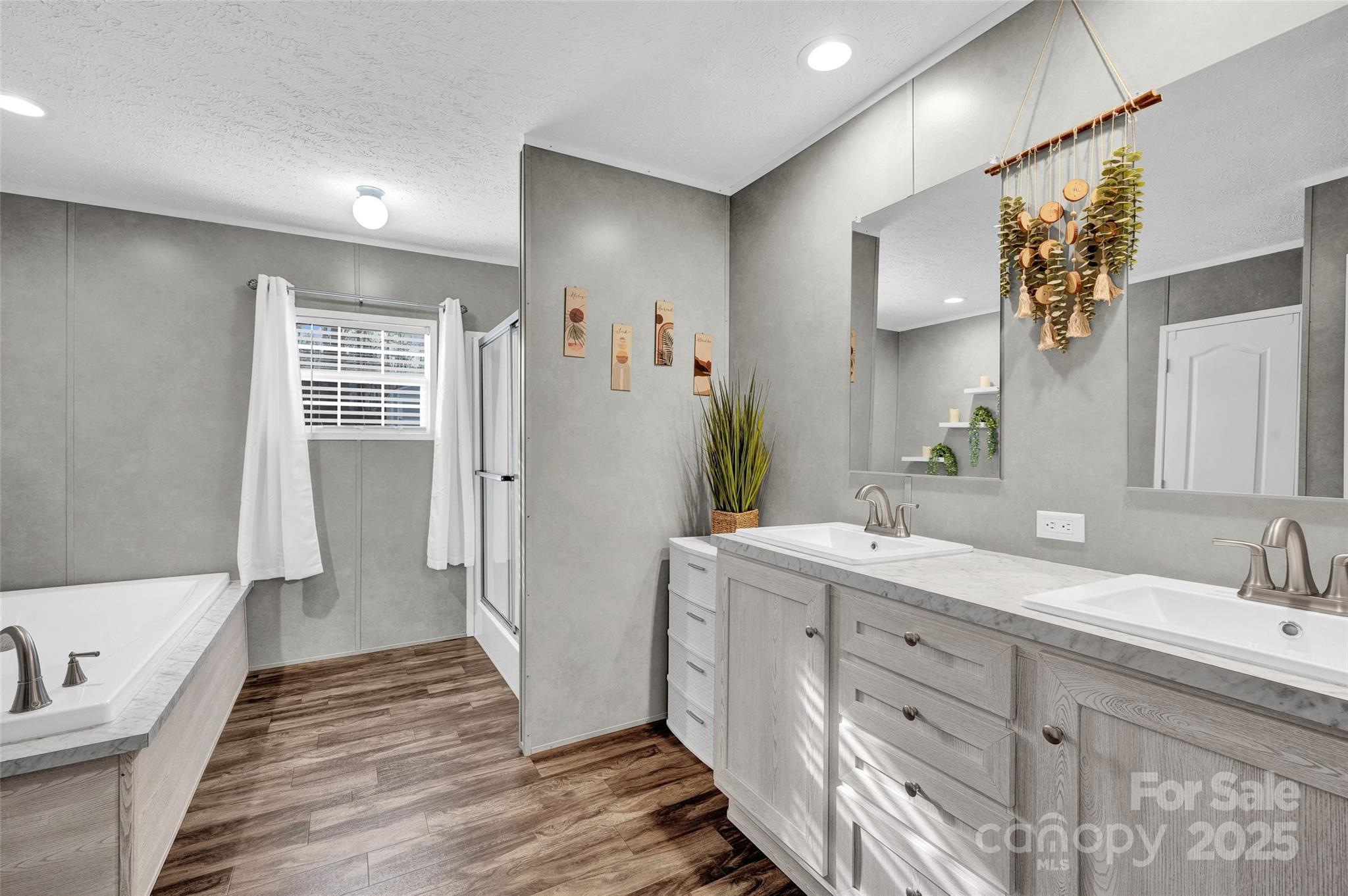 Windward Pointe - Residential