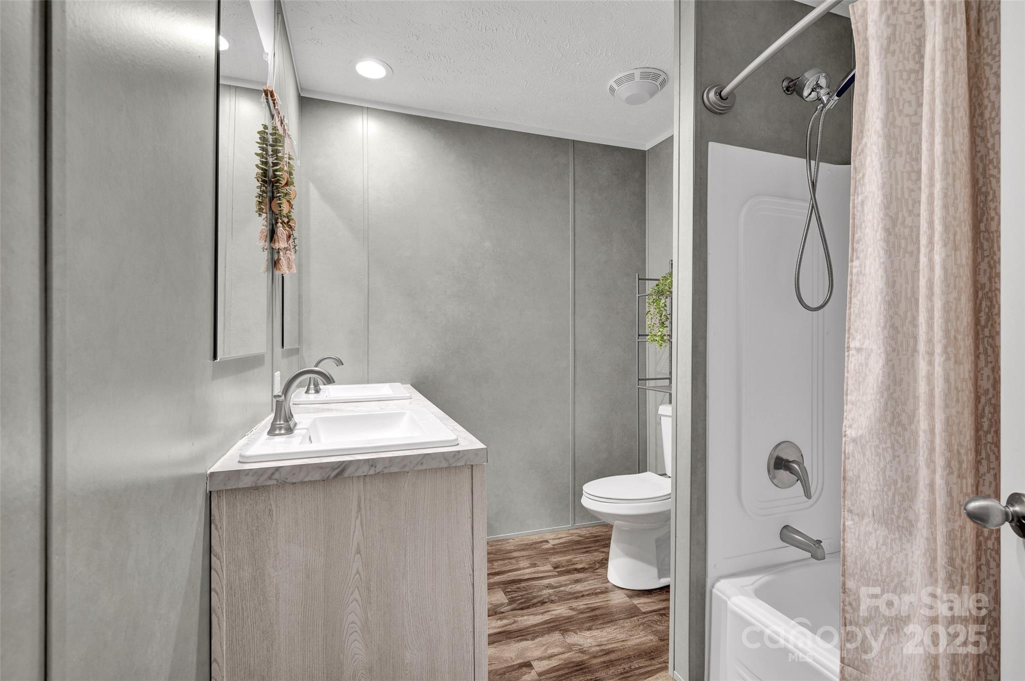 Windward Pointe - Residential