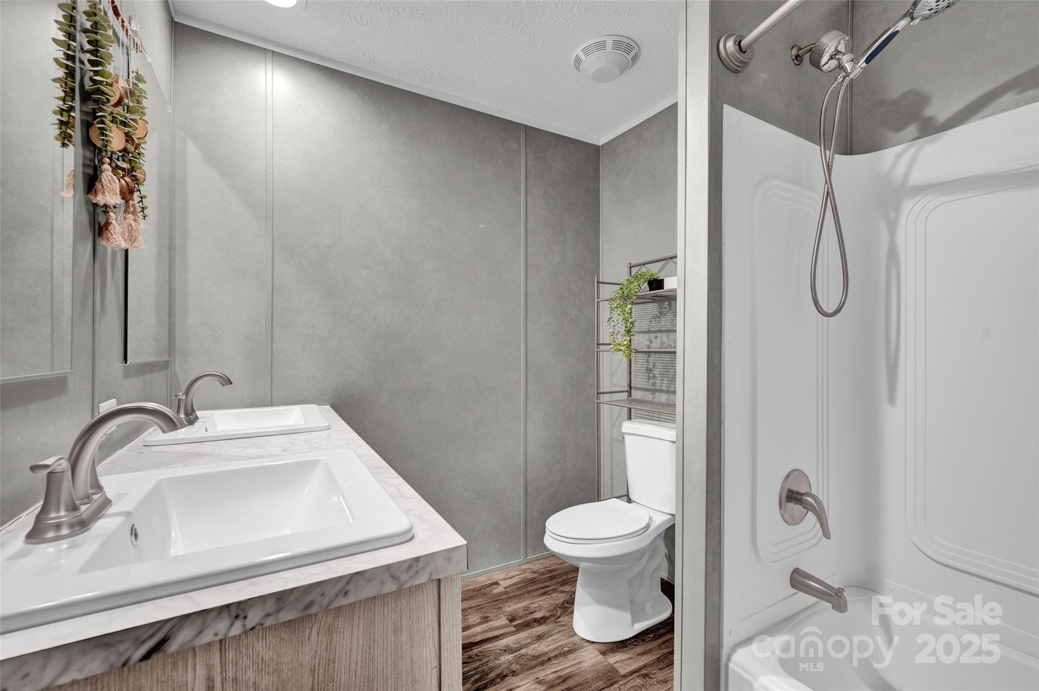 Windward Pointe - Residential