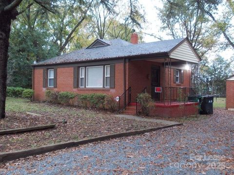 Photo of 2746 Dogwood Avenue, Charlotte, NC 28206 (MLS # 4333316)