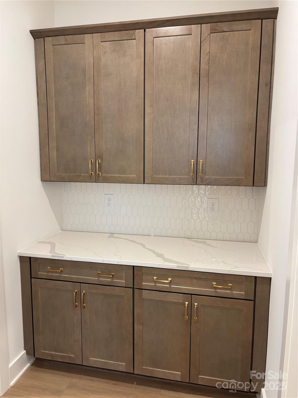 4150 Eastover Glen 323