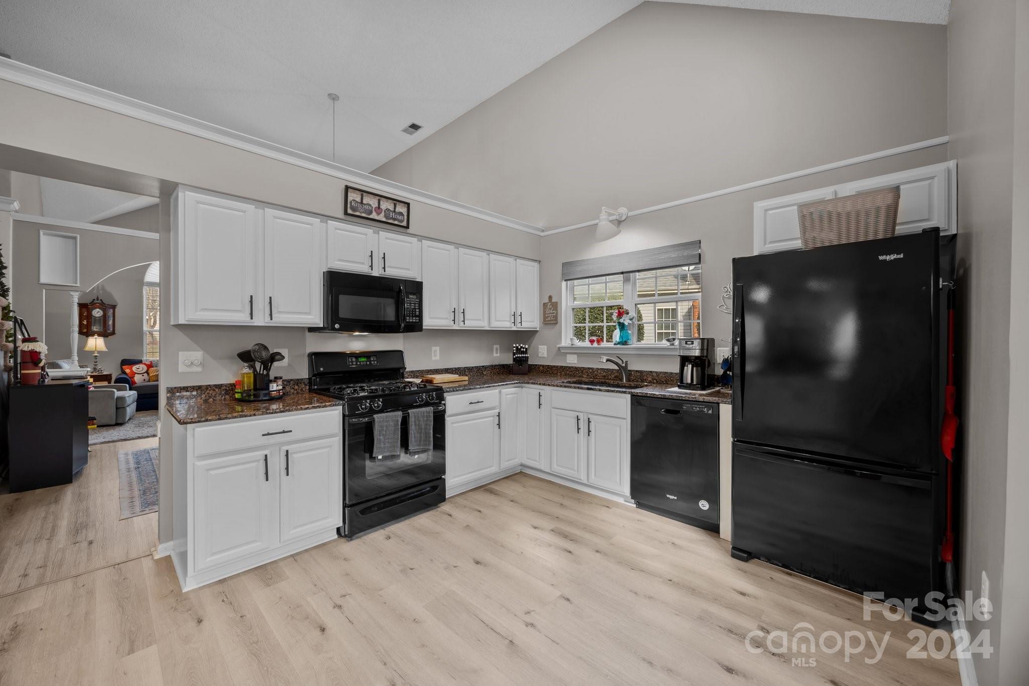 Harris Pointe - Residential